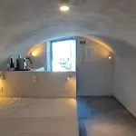 318