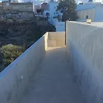 318 * Oia